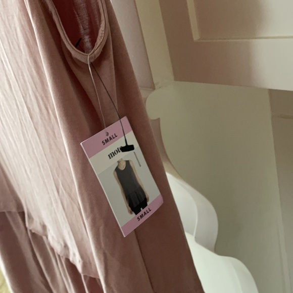 - Mote sleeveless top. - Picture 11 of 12